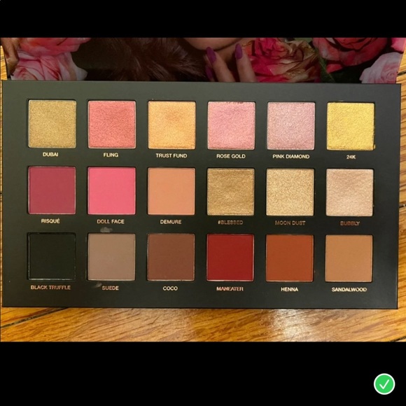 Huda beauty eyeshadow pallets - Picture 7 of 9